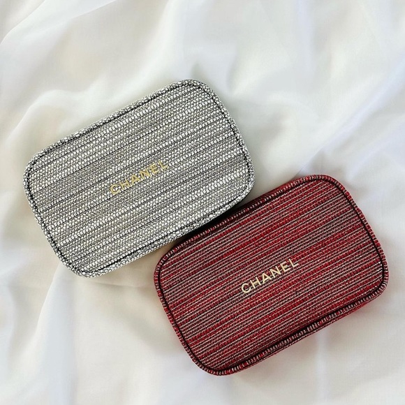 Chanel Holiday Pouch - Picture 5 of 5